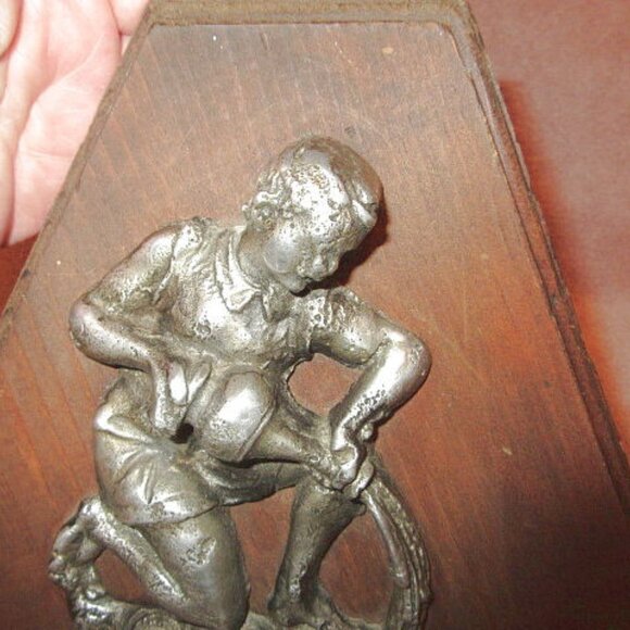 Vtg Aquarius Brutalist Art Sculpture Pewter on Wood Plaque Zodiac Celestial MCM - Picture 2 of 8